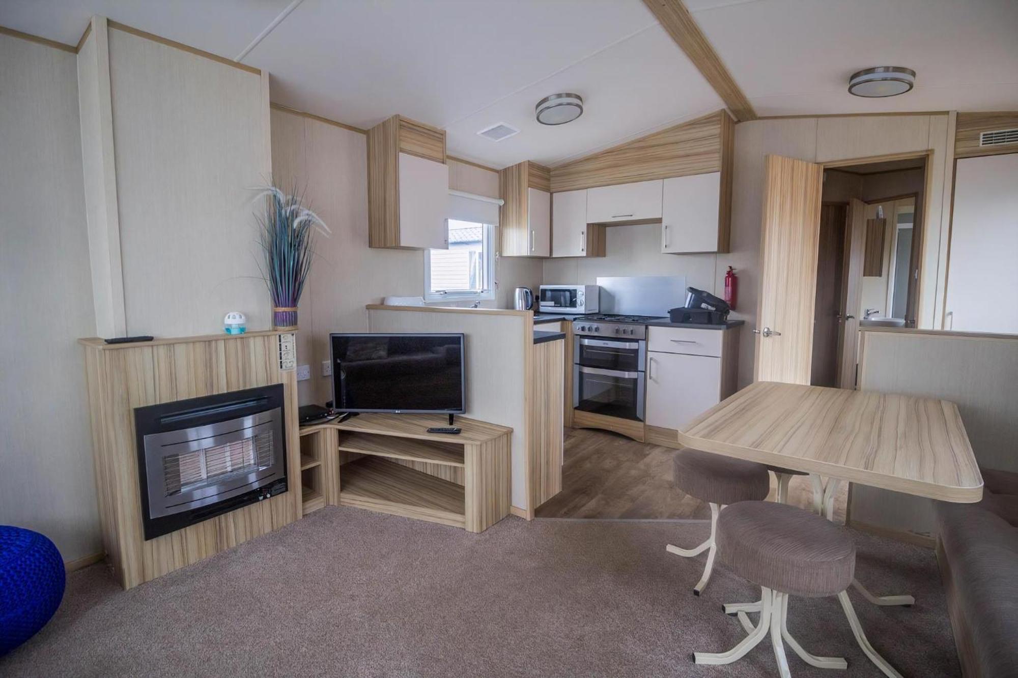 Lovely 4 Berth Holiday Home At Felixstowe Beach Holiday Park Ref 55008Yc Exterior foto